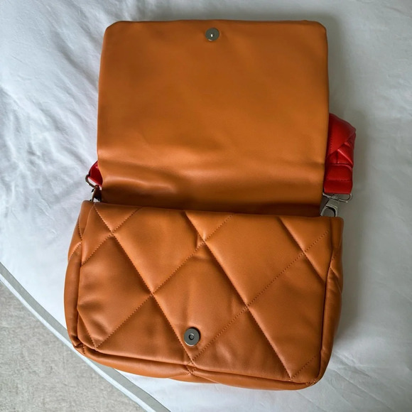 Sondra Roberts Orange Puffer Bag - Picture 6 of 7